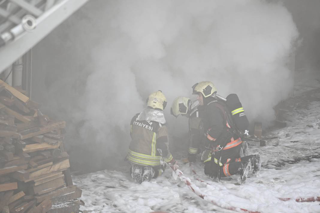 Siteler'de mobilya imalathanesinde yangın - Resim: 11